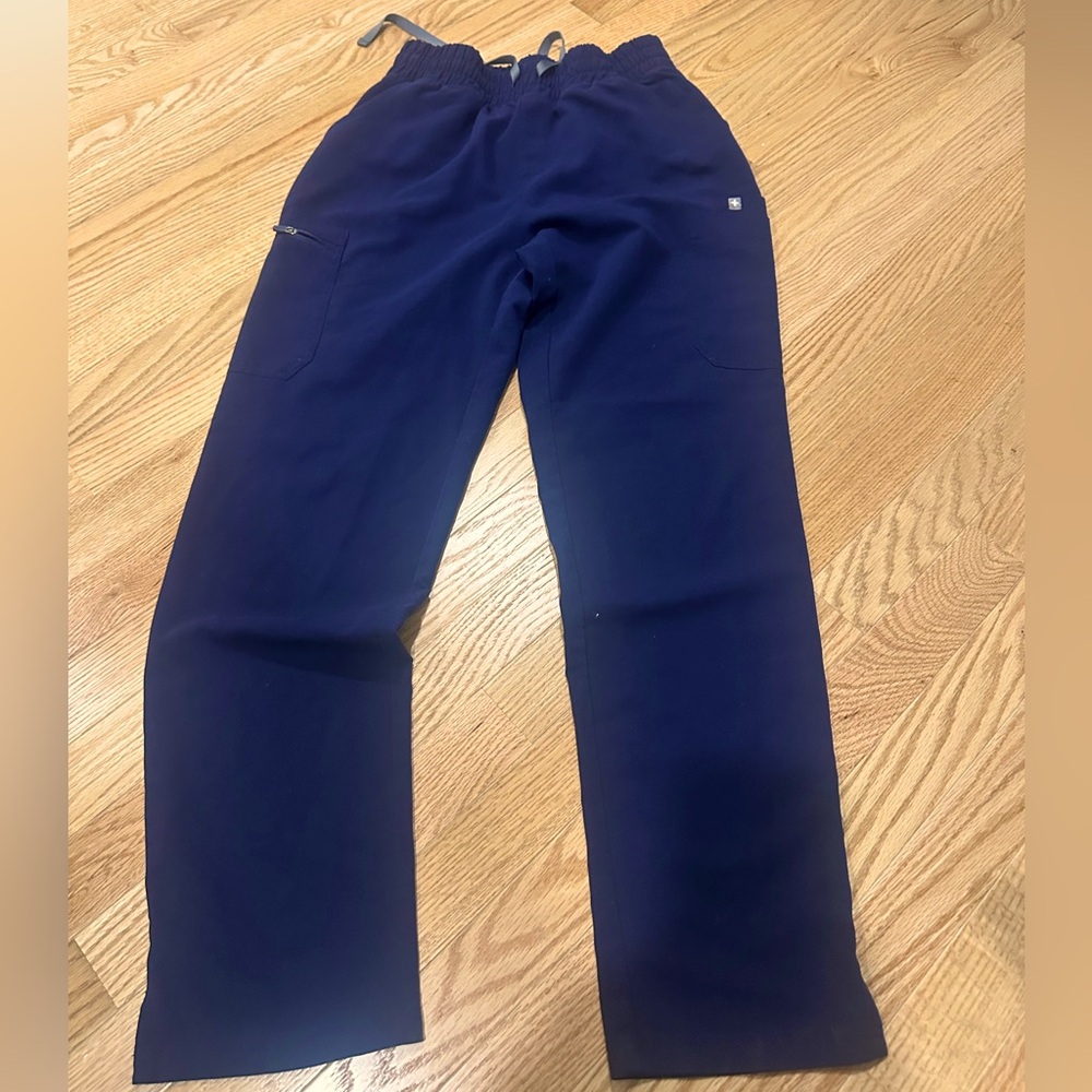 High waisted figs scrub pants size S navy NWOT